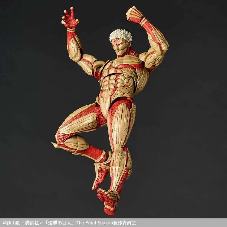 Revoltech Attack on Titan Gigante Corazzato